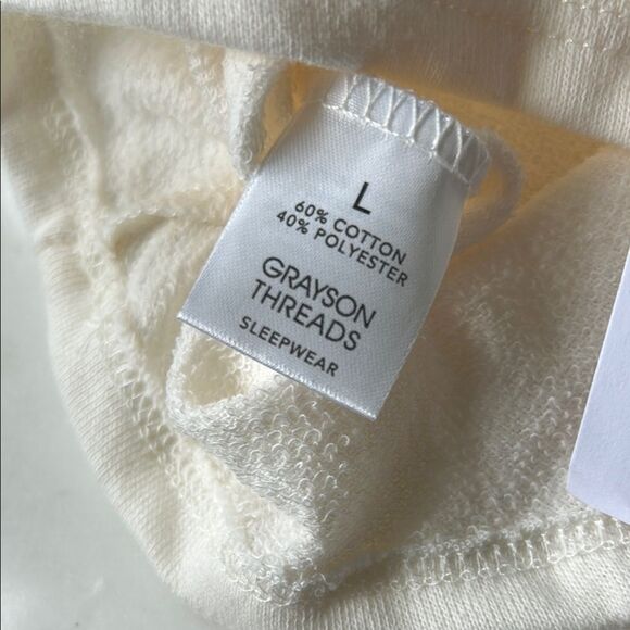 New Grayson Threads Cream Pajama Top with Forest Graphic large - Picture 6 of 6